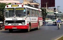 Xe lấn đường gây tai nạn nghiêm trọng