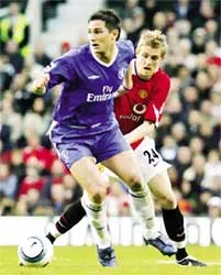 Khi “hai gã khổng lồ” không còn oai vệ