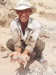 Phát hiện hàng trăm kg tiền cổ