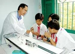 Đã chi lương giáo viên hết 85% kinh phí giáo dục?