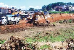 Ngổn ngang công trình