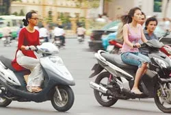 “Nóng” cùng dòng xe máy tay ga