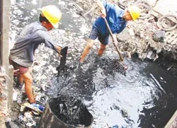 Xả rác bừa bãi, nạo vét không xuể