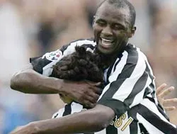 Viera: "Tôi đã bị Arsenal đẩy khỏi Highbury" ảnh 1