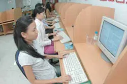 Giới trẻ đóng vai trò chủ chốt trong xã hội thông tin toàn cầu