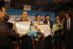 6 cá nhân và 1 tập thể được trao giải thưởng Đào Tấn năm 2005