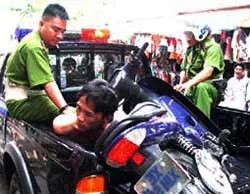 Bắt băng cướp giật nguy hiểm