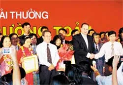 Tiếp sức cho những người “đưa đò”