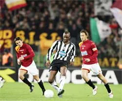 Juventus đại phá thành Roma ảnh 4