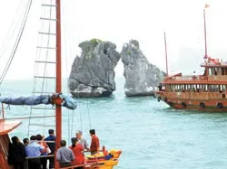 Đi tour “độc” Hạ Long