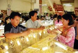Giá vàng tăng 9,36 triệu đồng/lượng SJC