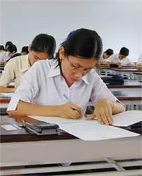 Tạm dừng thực hiện đề án điều chỉnh học phí