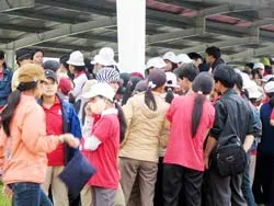 Lãnh đạo công ty cam kết thực hiện yêu cầu của công nhân