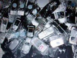 Phá một đường dây buôn lậu ĐTDĐ xuyên quốc gia