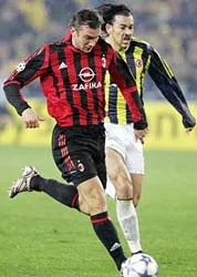 Hattrick...và hơn thế nữa! ảnh 1