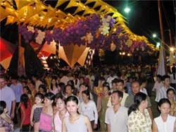 Sân chơi chỉ dành cho khách Việt?