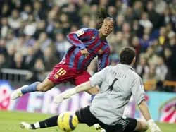 Ronaldinho sẽ nhận Quả bóng vàng ảnh 1