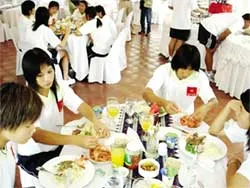 Đội đầu bếp riêng đầu tiên xuất ngoại