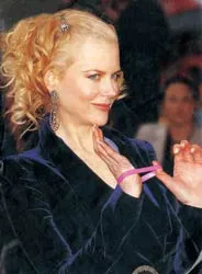 Những chiếc vòng đeo tay nhân đạo