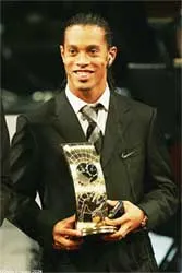 Ronaldinho hay Lampark ? ảnh 1