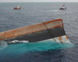 Đắm tàu, 13 người mất tích