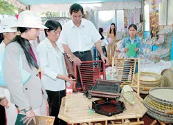 Hơn 100 làng nghề với nhiều sản phẩm độc đáo