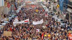 Biểu tình bảo vệ người lao động và người thất nghiệp