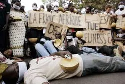 Ra sức chống làn sóng di cư bất hợp pháp