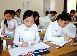 Các trường tự ra đề thi học kỳ