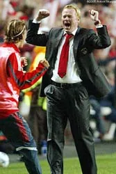 Lược nhìn lượt trận chót ở bảng A, B, C, D ảnh 1