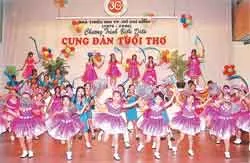 Nhà Thiếu nhi TPHCM đón nhận Huân chương Độc lập hạng 3