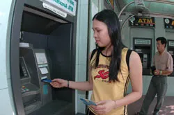 Bảo vệ quyền lợi chủ thẻ