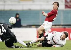 Cuộc quyết chiến trong hòa bình ở San Siro ảnh 2