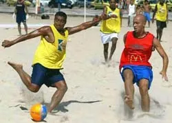 Romario - Tượng đài đang trẻ lại ảnh 1