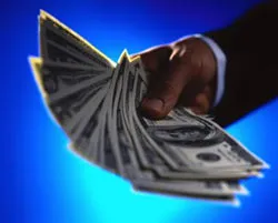 Bắt hai đối tượng lừa đảo 120.000 USD tiền chạy dự án