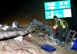 Tai nạn giao thông làm 17 người chết