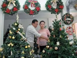 Hàng hóa dồi dào, mãi lực tăng mạnh