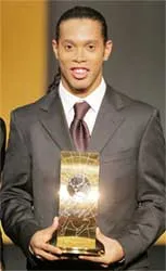 Ronaldinho dưới mắt HLV Riedl ảnh 1