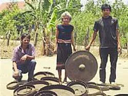 Người có nhiều cồng chiêng nhất Kon tum