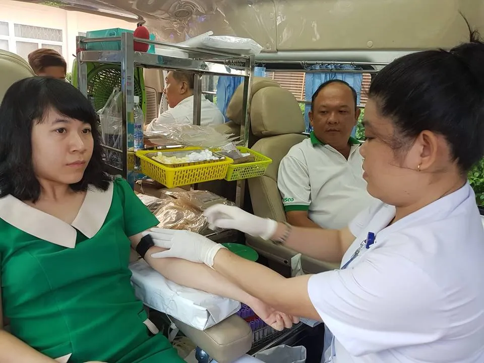 CB-CNV công ty Fosco hiến máu