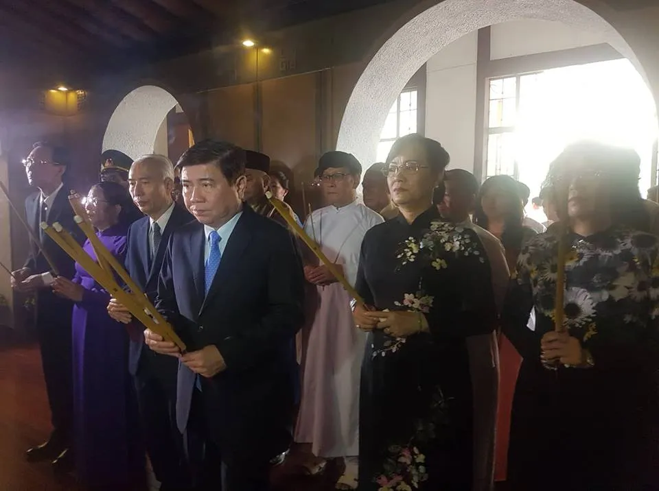 Lãnh đạo TPHCM dâng cúng bánh tét Quốc tổ Hùng Vương ảnh 6