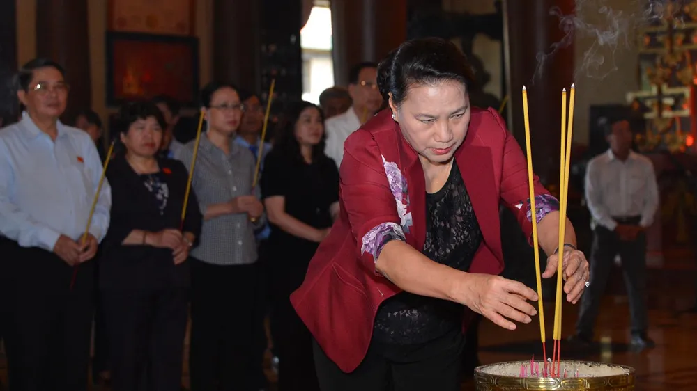 Trân trọng biết ơn sự hy sinh to lớn của các anh hùng, liệt sĩ, thương bệnh binh cho đất nước     ảnh 1