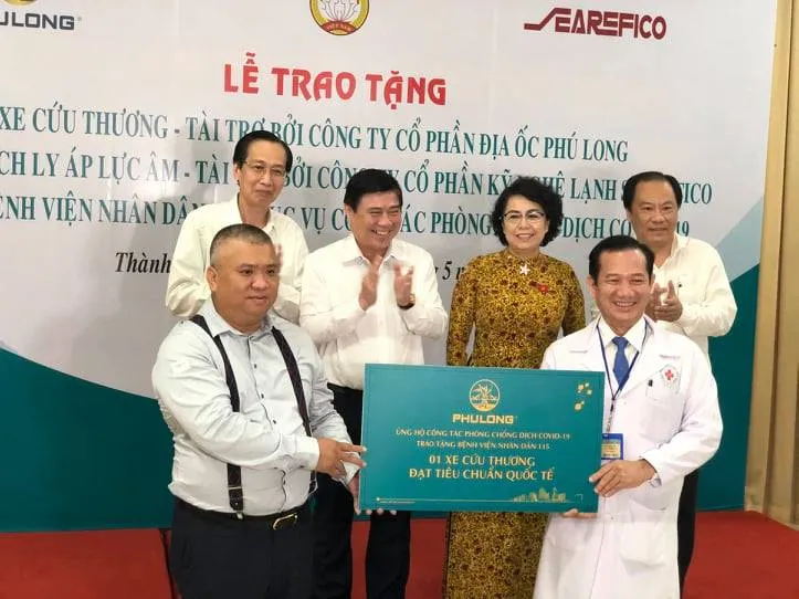 Bàn giao trang thiết bị y tế phục vụ công tác phòng, chống dịch Covid-19 cho Bệnh viện Nhân dân 115 ảnh 1