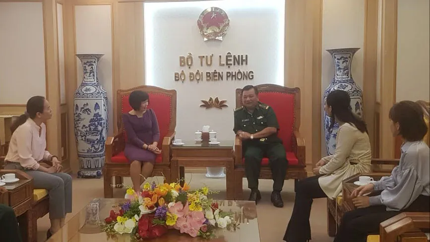 Tiếp nhận tiền, hàng hóa hỗ trợ lực lượng biên phòng phòng, chống dịch Covid-19 ảnh 1