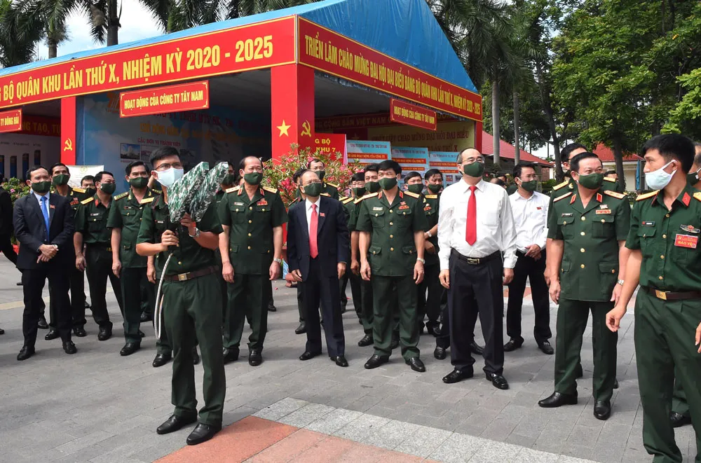 Lực lượng vũ trang Quân khu 7 không ngừng lớn mạnh, trưởng thành về nhiều mặt ảnh 3