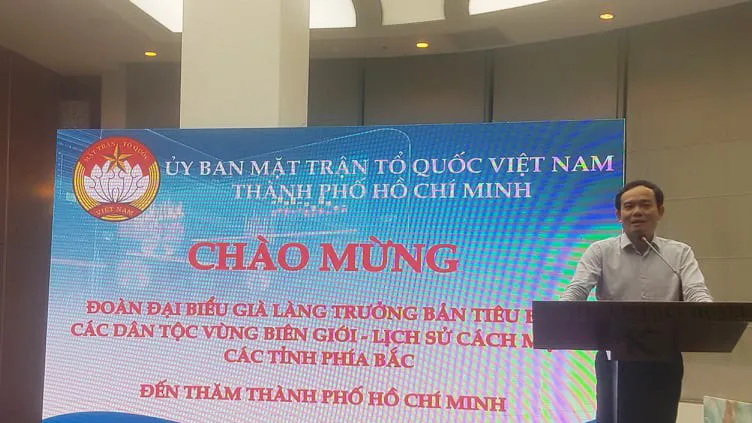 Đón đoàn già làng, trưởng bản tiêu biểu vùng biên giới - lịch sử cách mạng các tỉnh phía Bắc tham quan TPHCM     ảnh 3