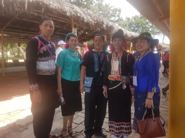 Đoàn đại biểu già làng, trưởng bản tiêu biểu các tỉnh biên giới phía Bắc tham quan biển Vũng Tàu    