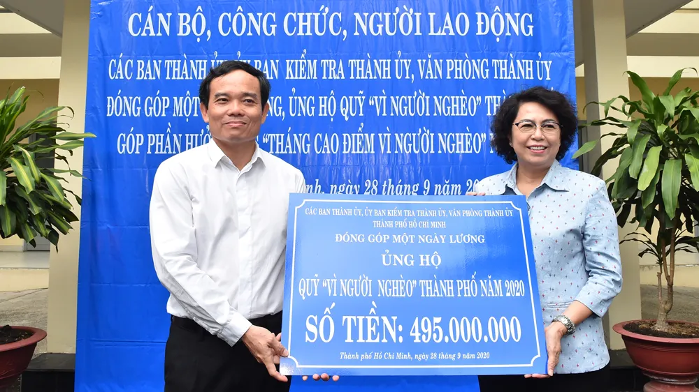 495 triệu đồng đóng góp ủng hộ Quỹ Vì người nghèo TPHCM ảnh 1