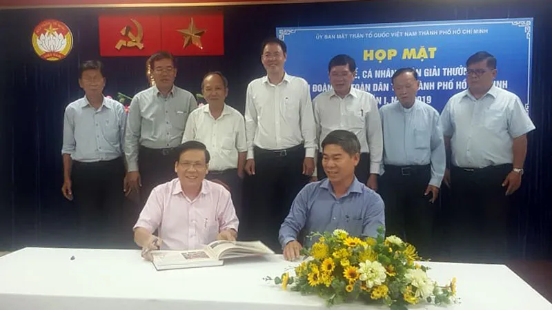 Họp mặt cá nhân, tập thể đạt Giải thưởng Đại đoàn kết toàn dân tộc TPHCM ảnh 1