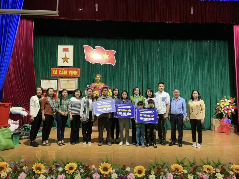 TPHCM hỗ trợ tỉnh Hà Tĩnh 3,6 tỷ đồng khắc phục hậu quã bão lũ ảnh 2